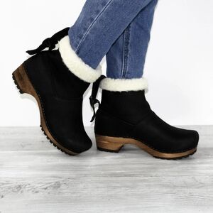 NWOB, Sanita Silkan Women Boot